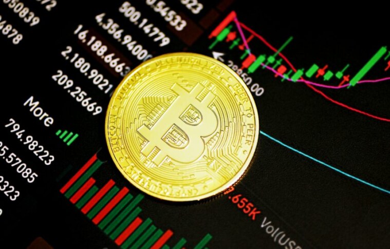 Bitcoin Poised To Outperform: Bloomberg Analyst